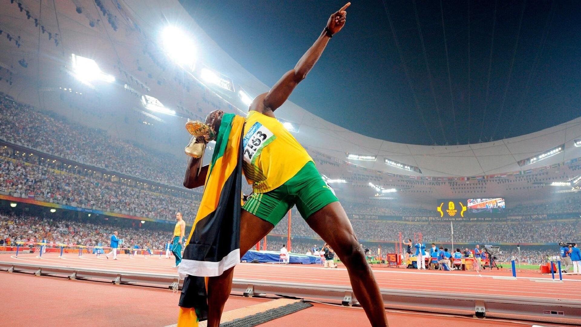 啤酒浴中挥别绿茵！升级功臣马克·施密特功成身退，科隆与德乙齐致敬